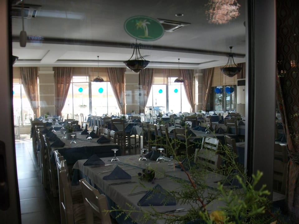 Im Restaurant Can Garden Beach