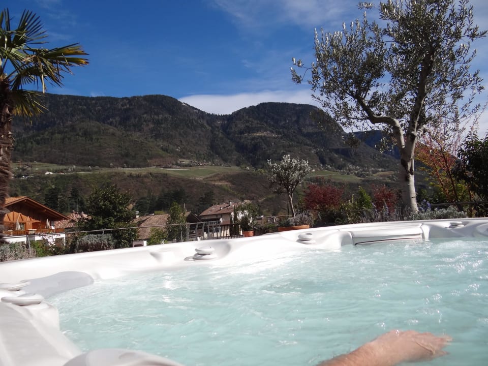 Whirlpool auf der Dachterrasse Hotel Ansitz Plantiz