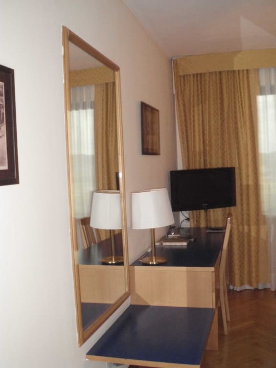 Zimmer 708 Tirana International Hotel & Conference Centre