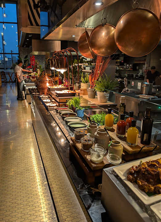 Gastro Andaz Family Suites