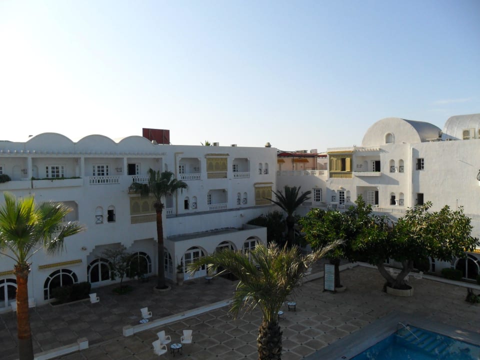 Vue plongeante sur tout le bâtiment, côté mer Alassio Hotel and Thalasso