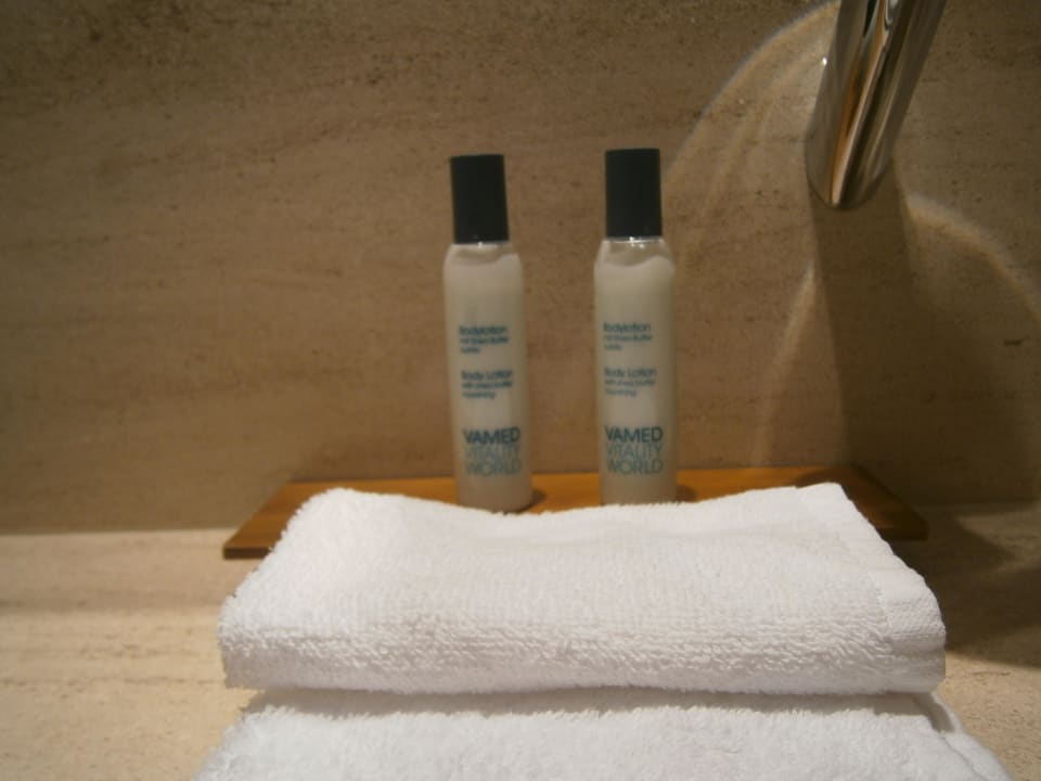 Bodylotion und Waschlappen AQUA DOME