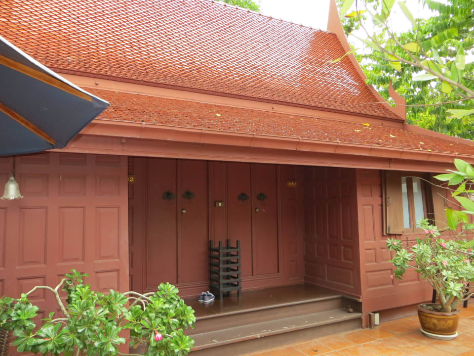 Einer der Bungalows Baan Amphawa Resort & Spa