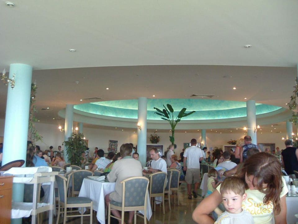 Speisesaal beim Frühstücken Hotel Kalithea Mare Palace
