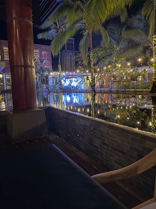 Außenansicht Crystals Beach Resort Belle Mare, a member of Radisson Individuals