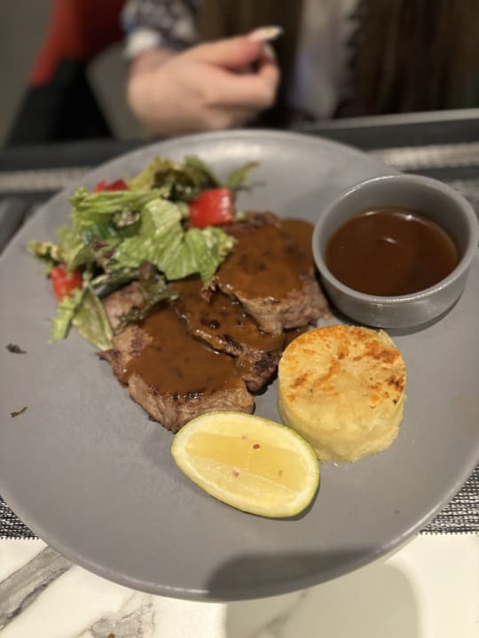 Gastro Rose Rayhaan by Rotana