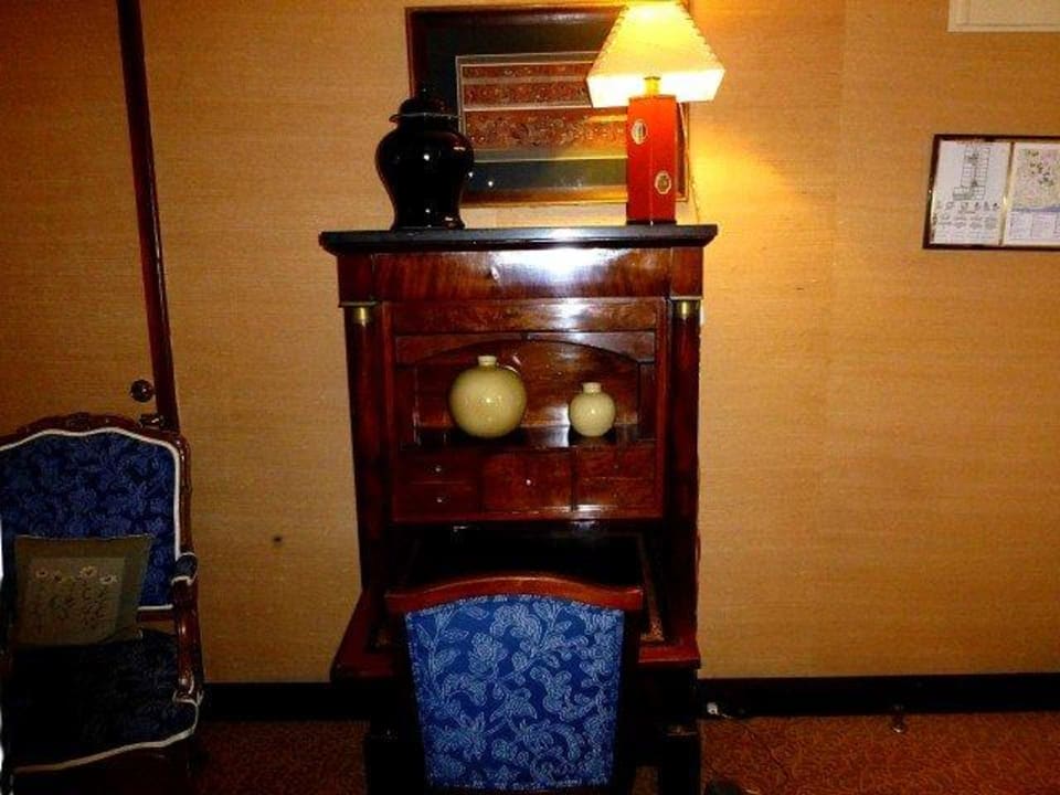 Antikes Mobiliar Hotel Lisboa Plaza