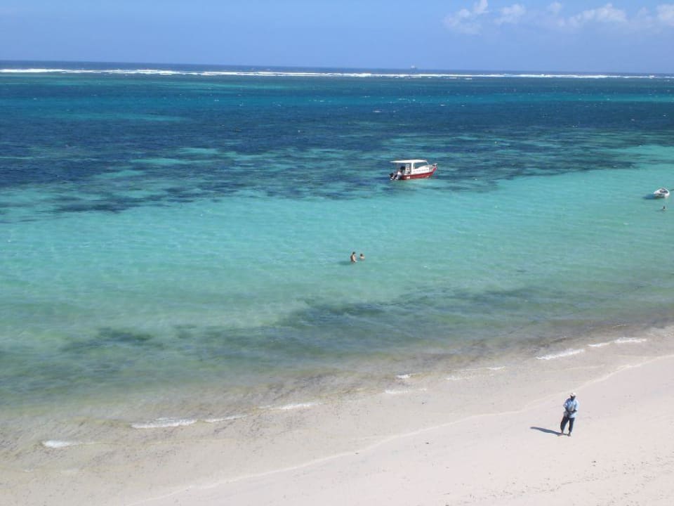 Strand Bahari Beach Hotel