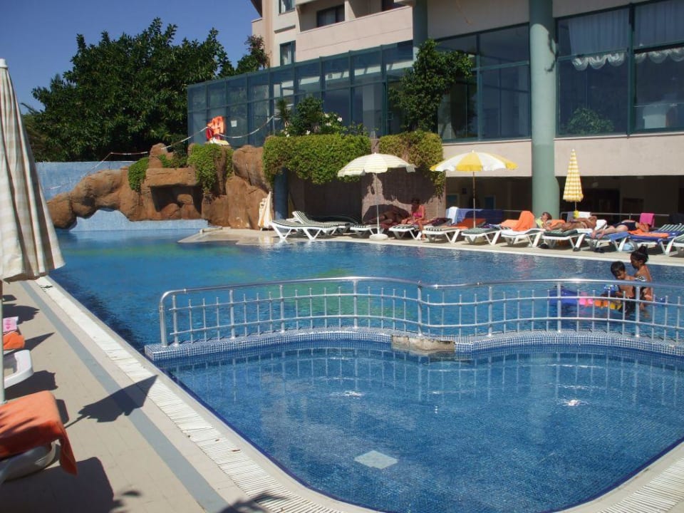 Justiniano Beach Aska Hotel Just in Beach
