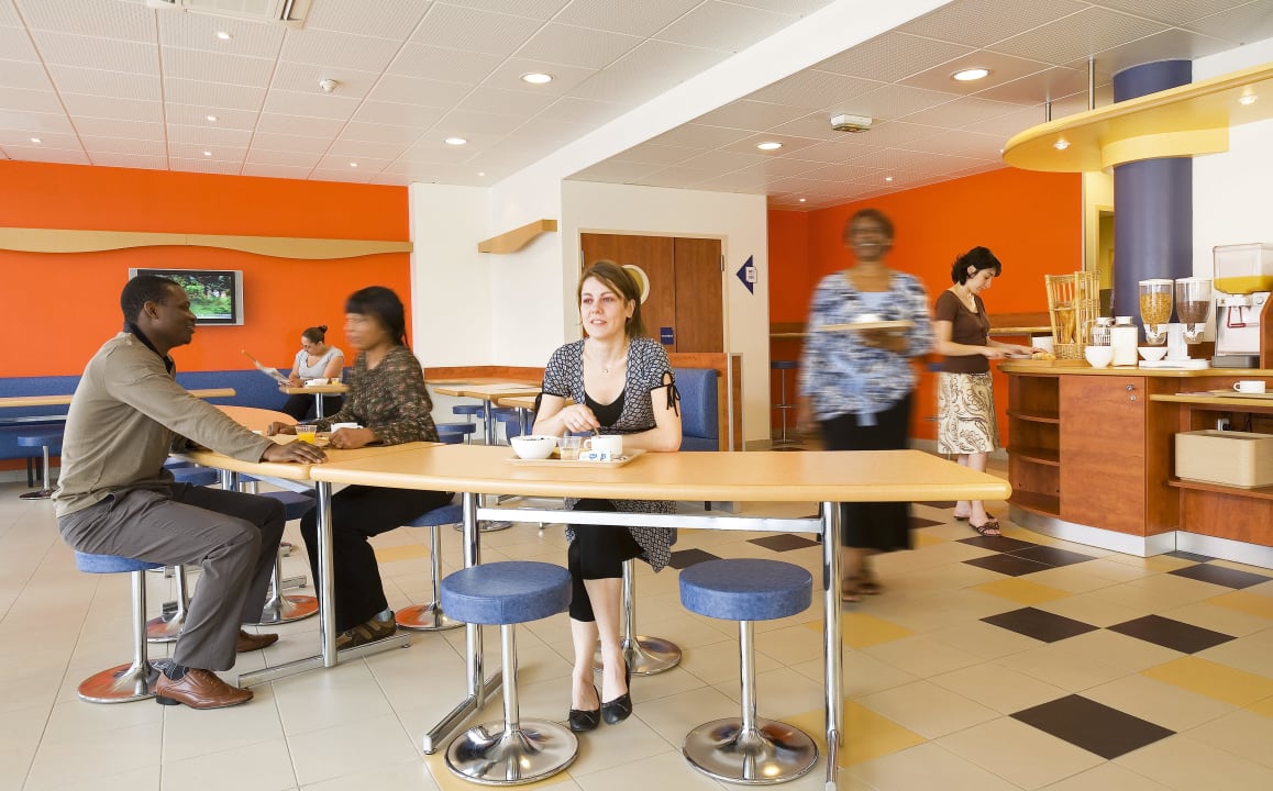 Restaurant & Buffet ibis budget Hotel Paris Porte de Pantin