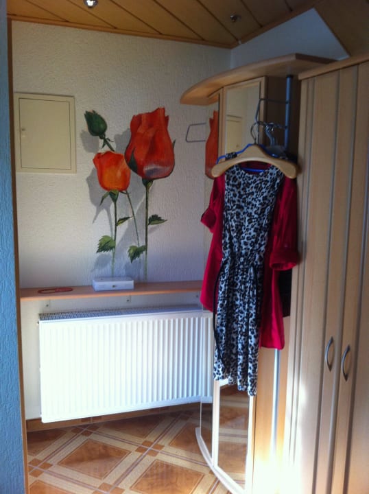 Schrank  Apartment-Hotel Tenne