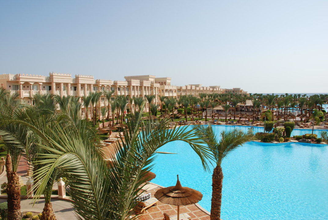 Вид на бассей Pickalbatros Palace Resort