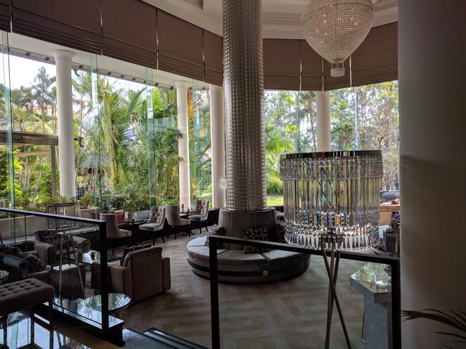 Lobby Melia Purosani Yogyakarta