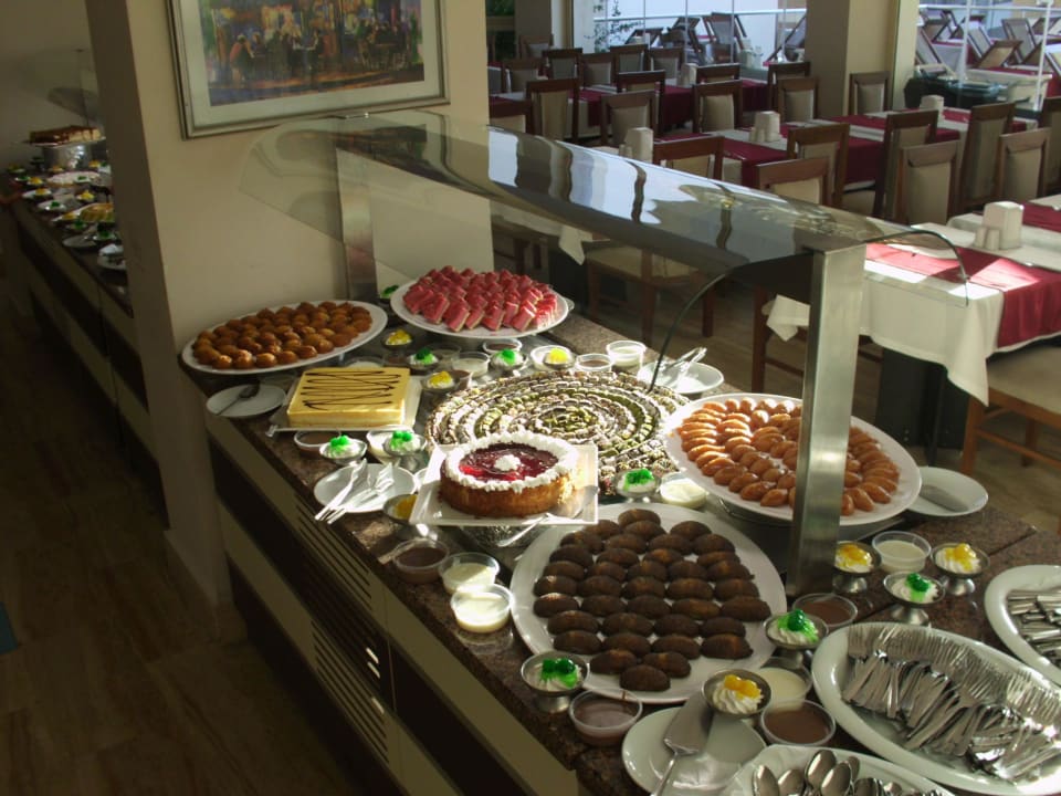 Lecker Batihan Beach Resort & Spa