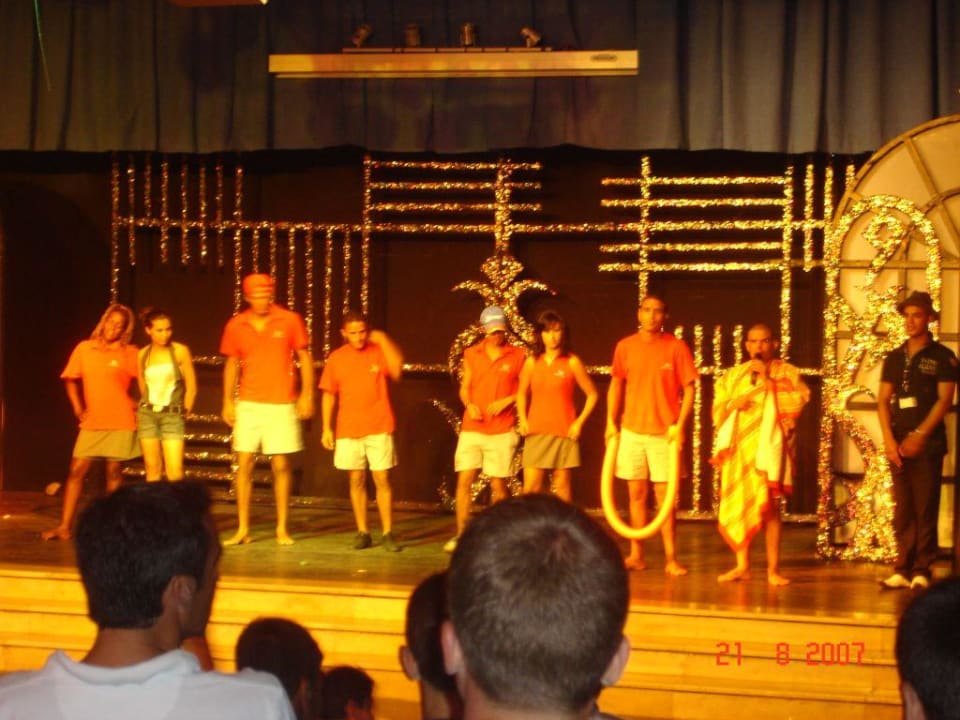 Show du soir - Les animateurs Club Palm Azur