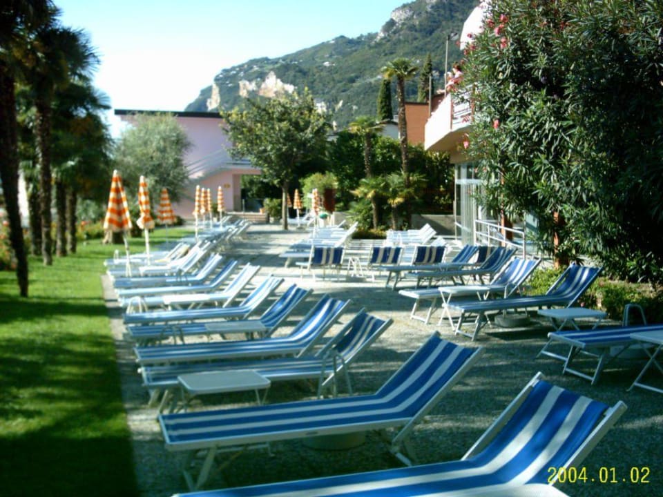 Hallenbad mit Liegeterrasse Hotel Ideal