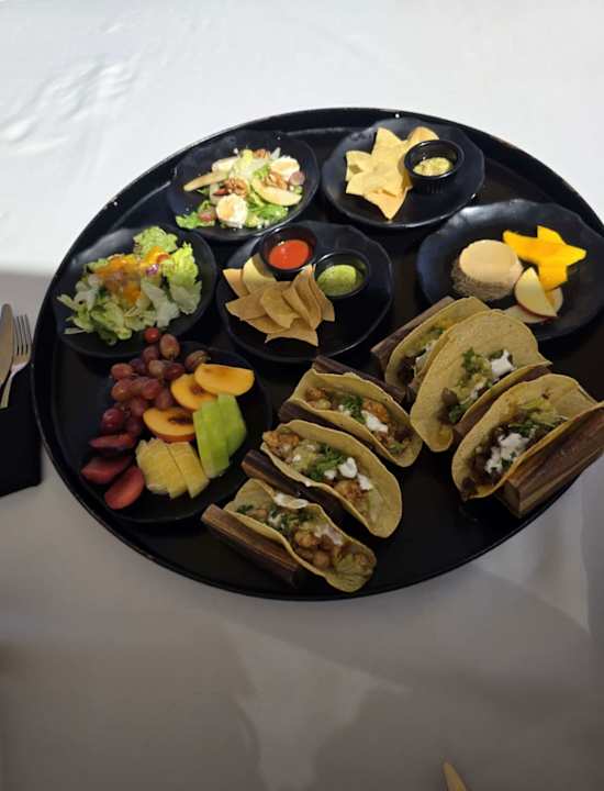 Gastro Serry Beach Resort