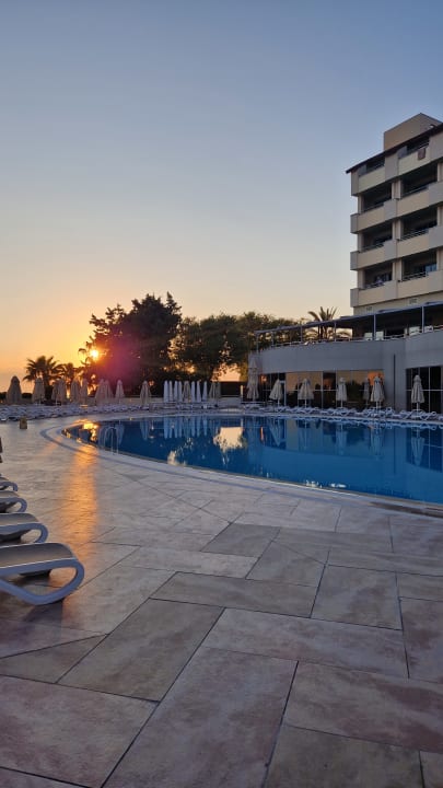 Pool Melas Resort Hotel