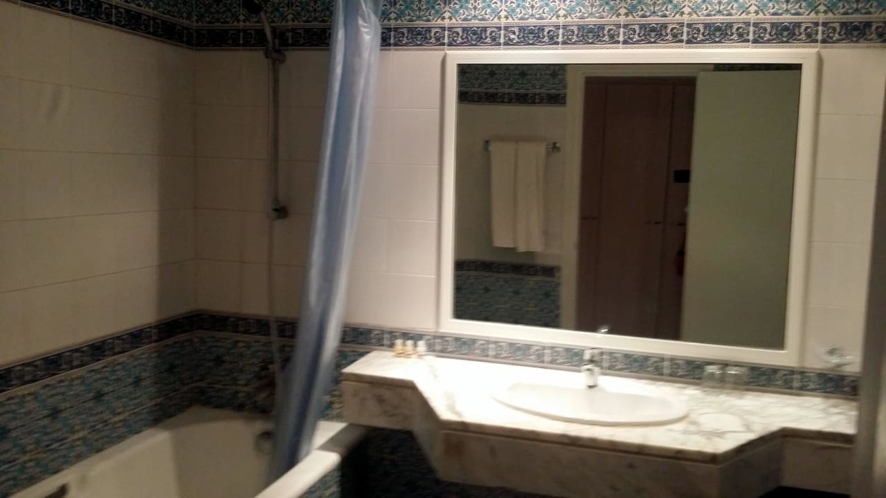 Das geräumige Zimmer Royal Jinene