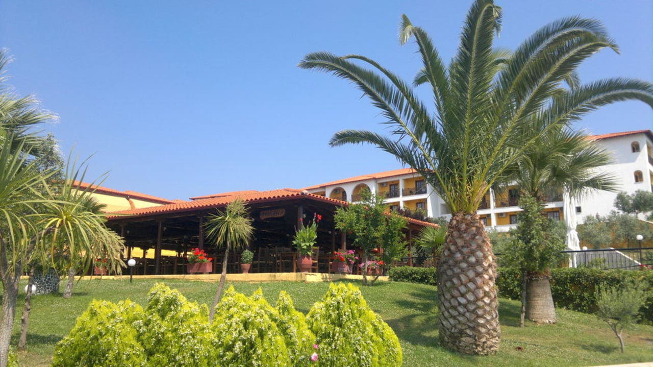 Gatrenanlage Akrathos Beach Hotel