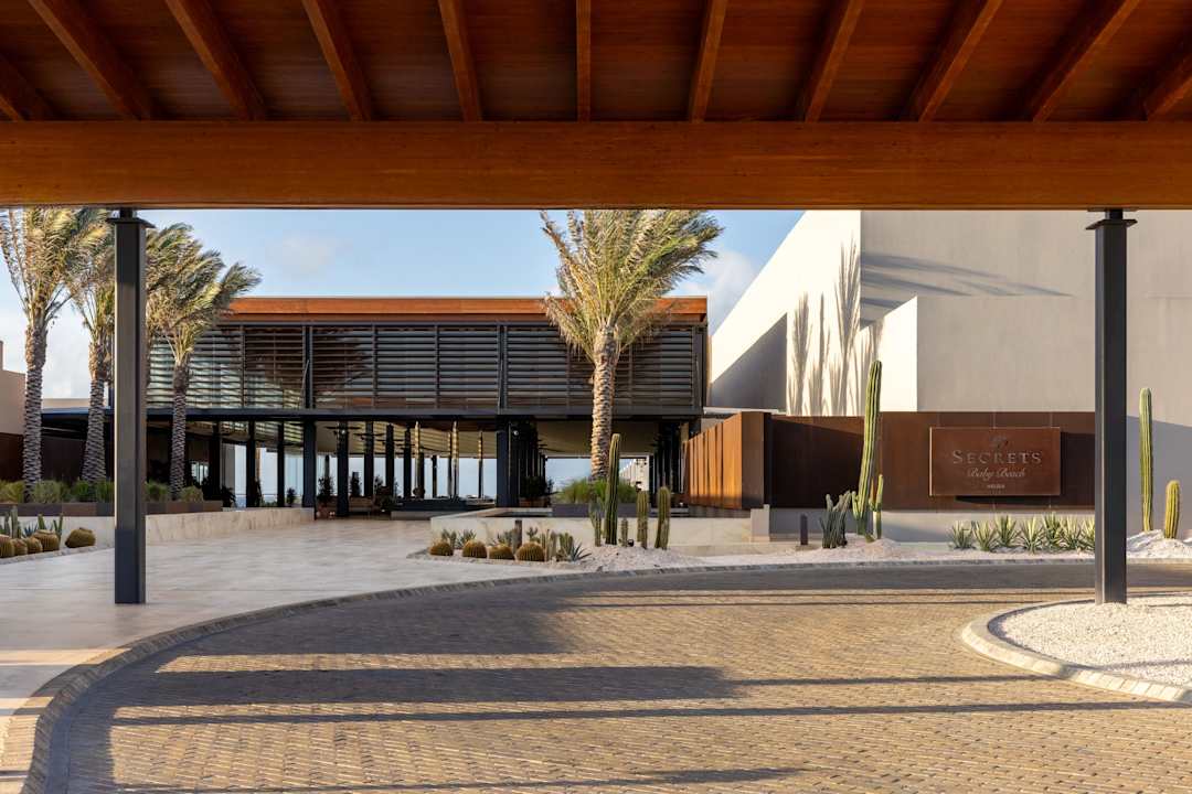 Außenansicht Secrets Baby Beach Aruba (Eröffnung Juni 2025)