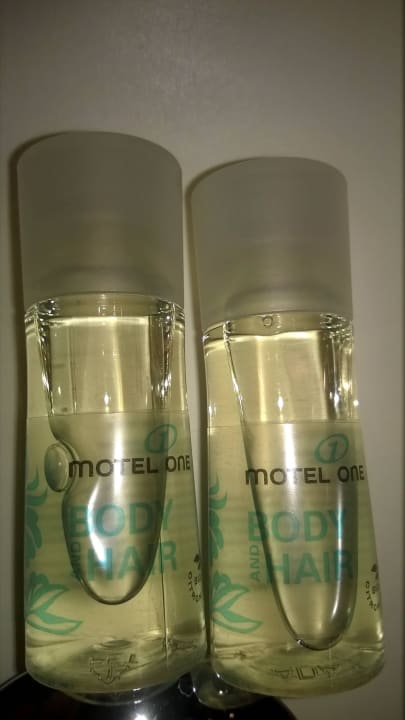 Badezimmer Ausstattung   Motel One Hamburg-Alster