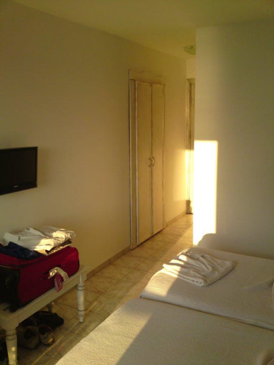 Kleiner Kleiderschrank mit Safe Atlantique Holiday Club