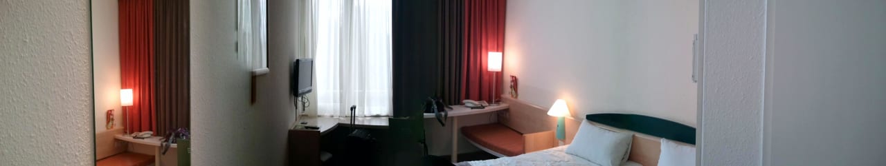 Zimmer - rundum Ibis Hamburg Alster Centrum Hotel