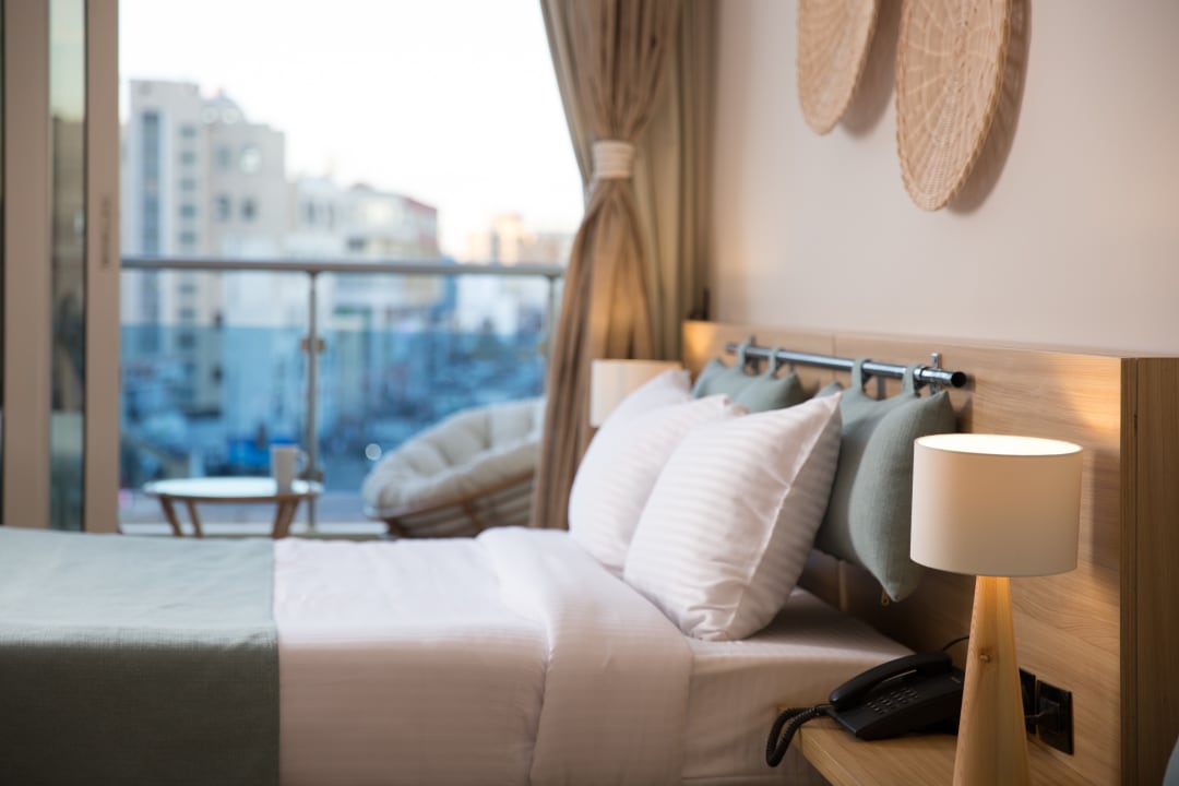 Zimmer Redcon Suites