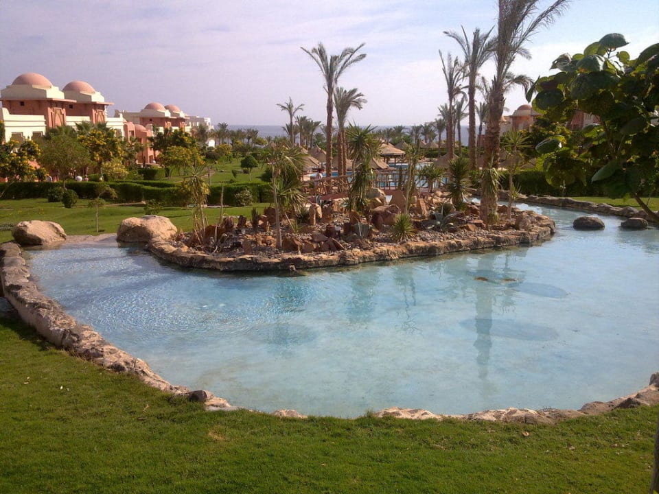 Вид с балкона номера Serenity Alpha Beach