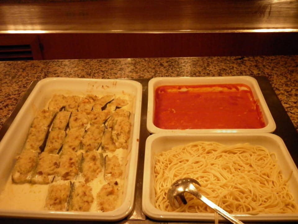 Tomatensoße und Nudeln Welikehotel Marfil Playa