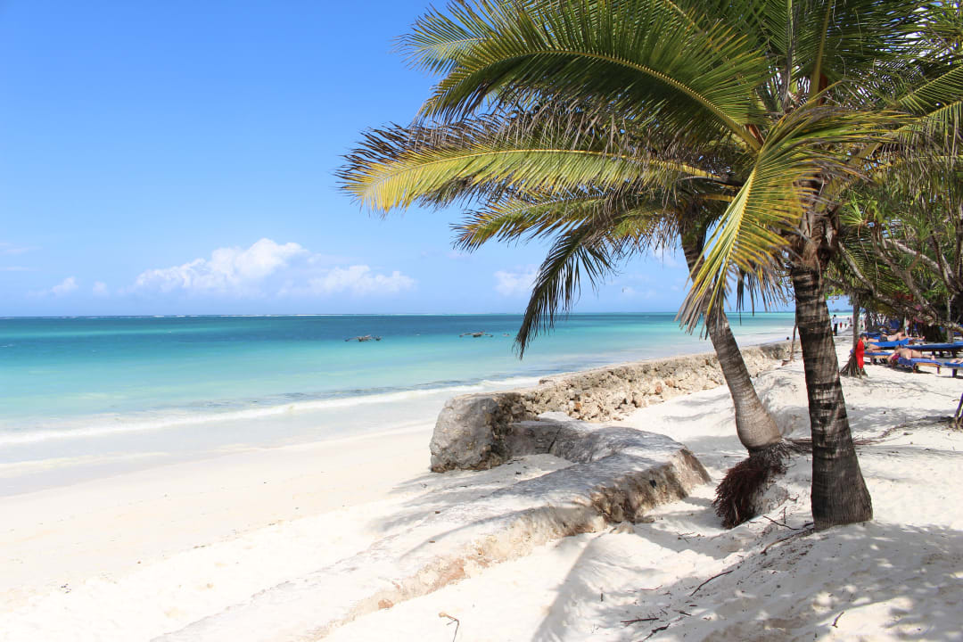Strand Neptune Pwani Beach Resort & Spa