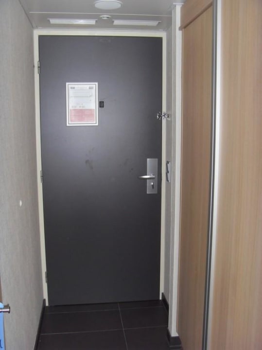 Eingangstür mit Zimmerflur Mercure Hotel Amsterdam City