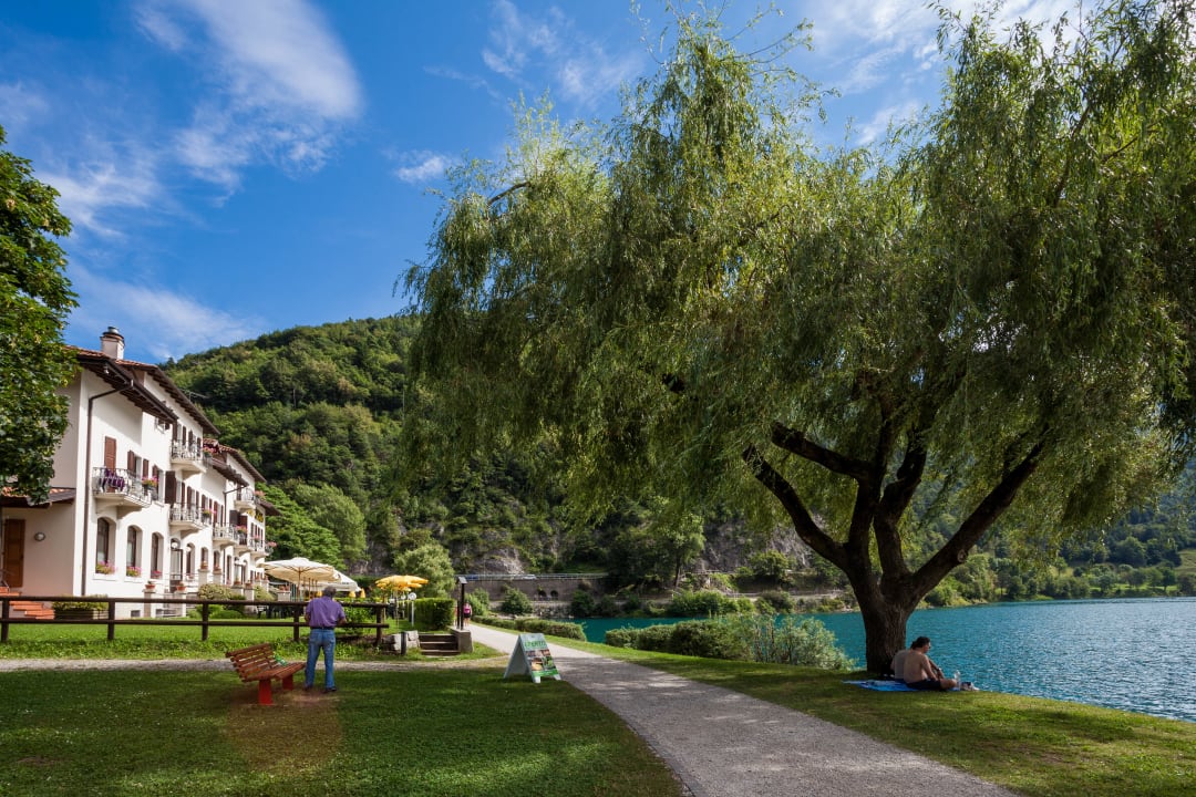 Außenansicht Hotel Lido Ledrosee