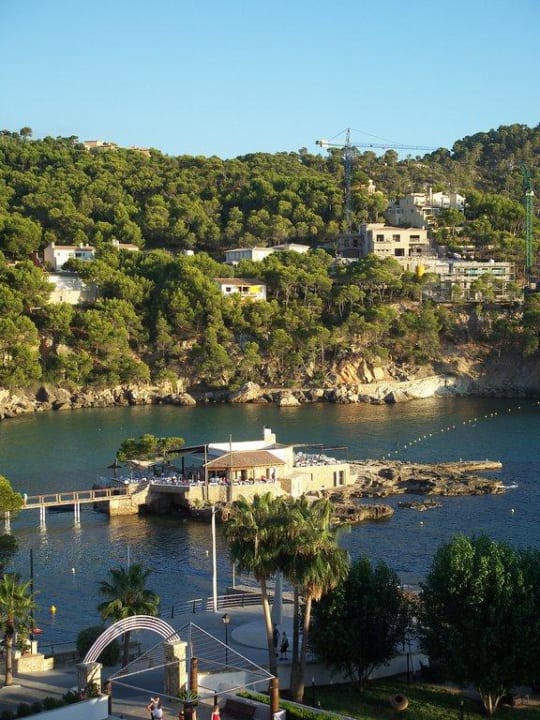 Blick vom Balkon zur kleinen Insel am Strand Alua Gran Camp de Mar