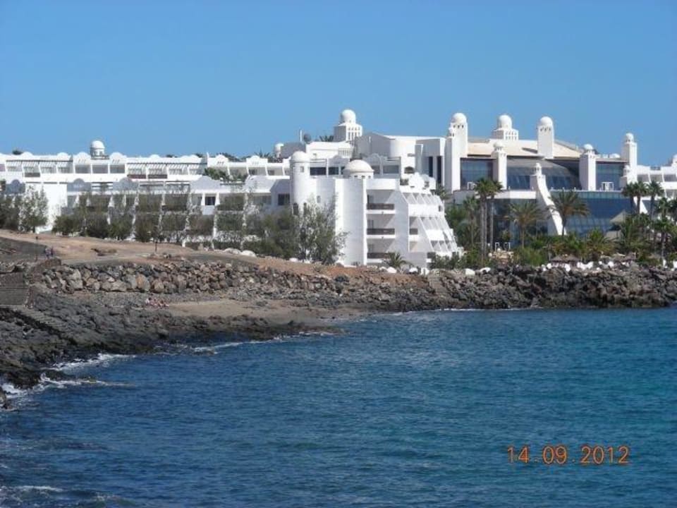 Rückfront des Hotels v. Promenade aus fotografiert H10 Timanfaya Palace - Adults only