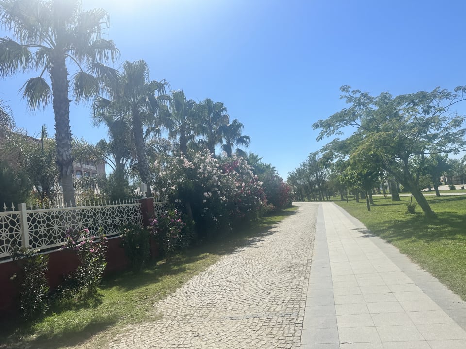 Gartenanlage Royal Taj Mahal Hotel