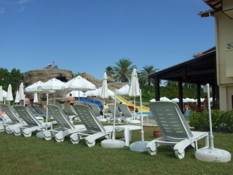 Basen Melas Holiday Village