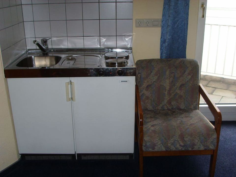 Kleinküche im Comfort-Zimmer Komfort Hotel Ludwigsburg