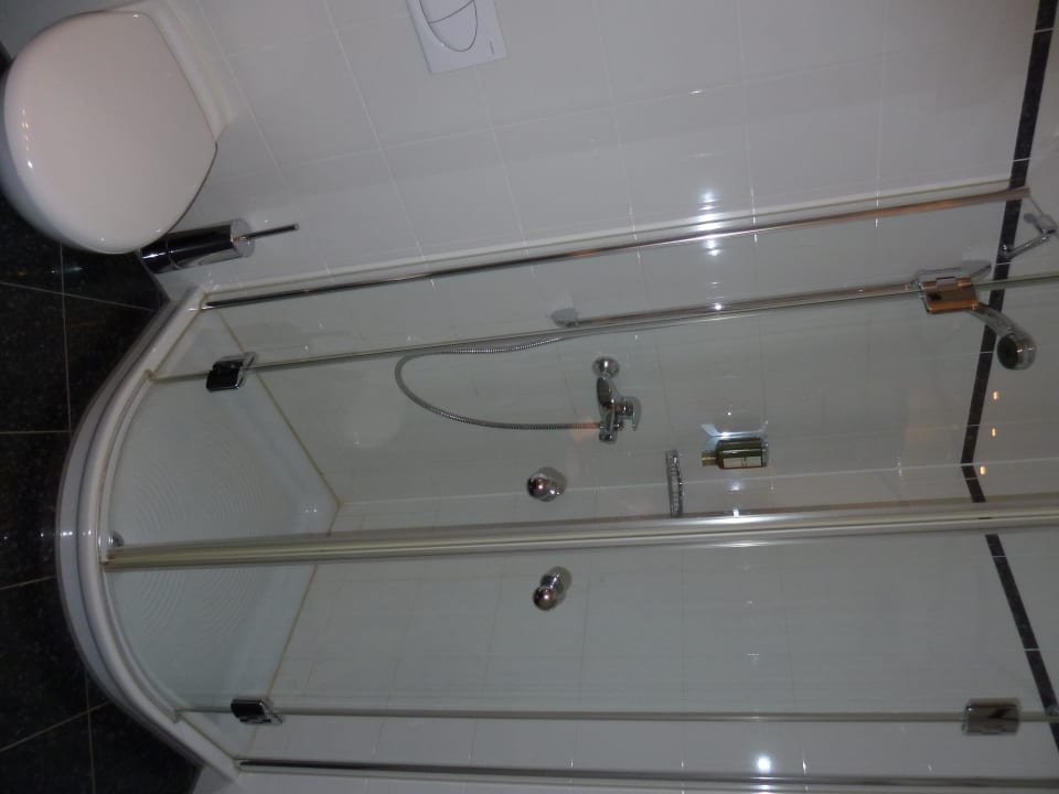 Badezimmer Four Points by Sheraton Hotel Ljubljana Mons