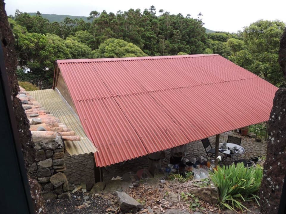 Der Frühstücksbereich und die Bar von oben Hotel Aldeia da Cuada