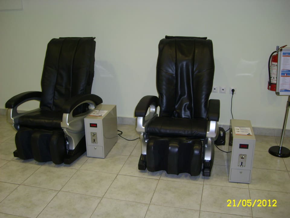 Massagestühle 1 Euro=3 min. Hotel Horizon Beach Resort