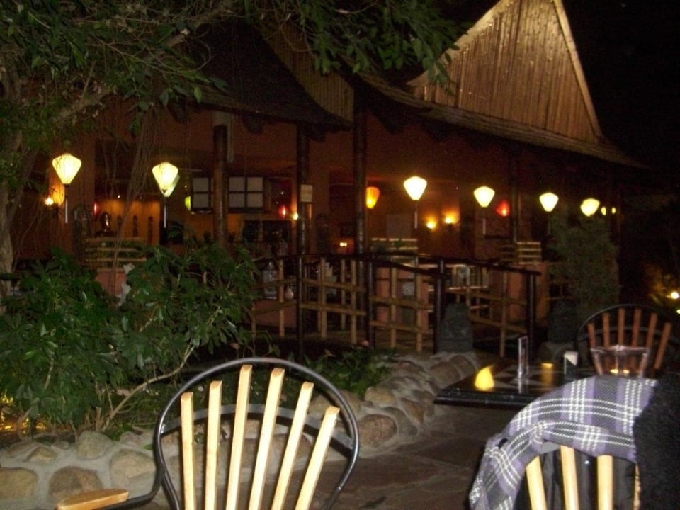 Plaza mit Blick zum Asiaten Van der Valk Resort Linstow