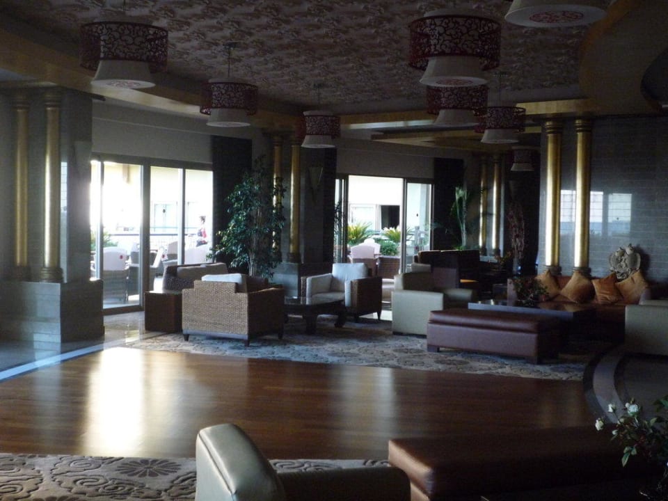 Hinterer Teil der Lobby  Hotel Royal Dragon
