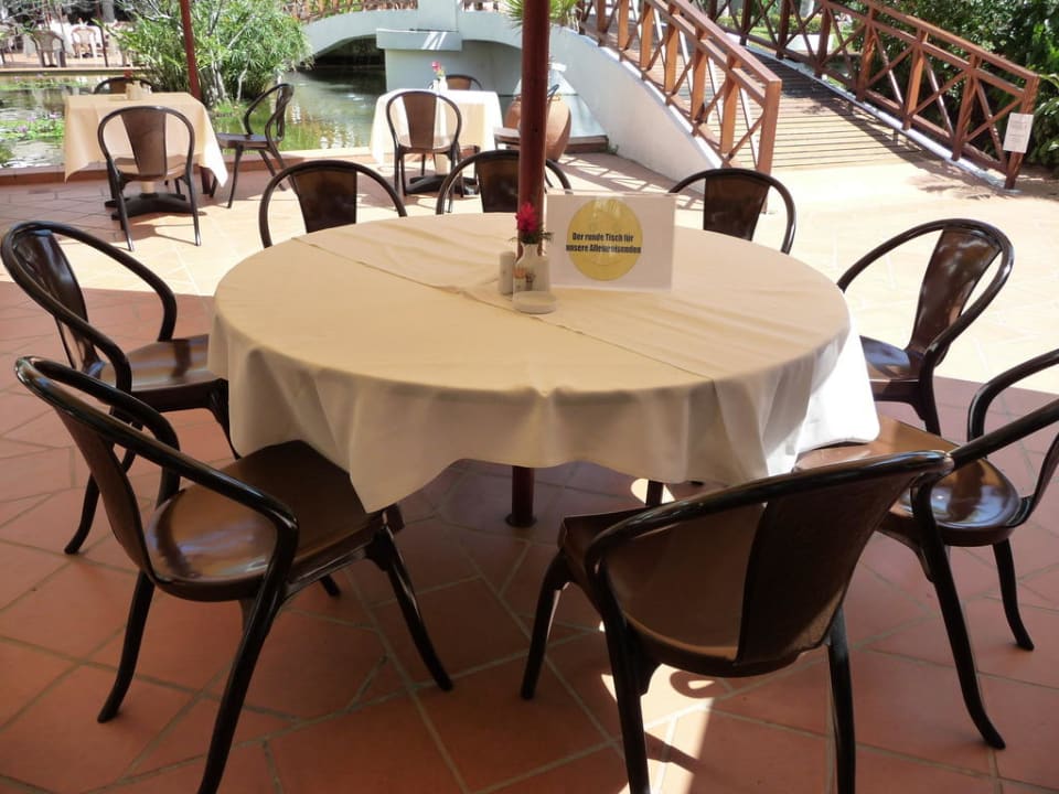 Tisch für Alleinreisende Hotel Lanka Princess Ayurveda
