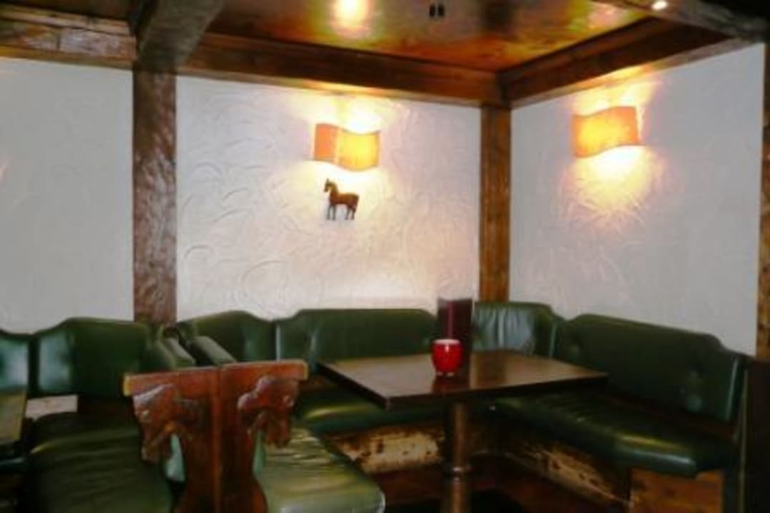 Sitzecke im Barbereich DORMERO Hotel Bonn - Windhagen