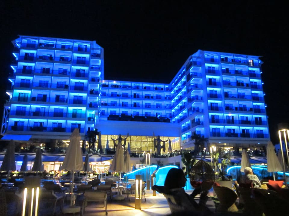 Wechselendes Licht Azura Deluxe Resort & Spa Hotel