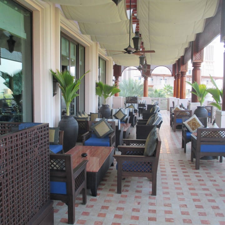 Al Fayoorz Lounge Jumeirah Al Qasr