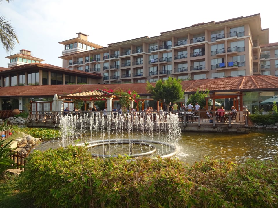 Restaurant und Haupthaus IC Hotels Green Palace