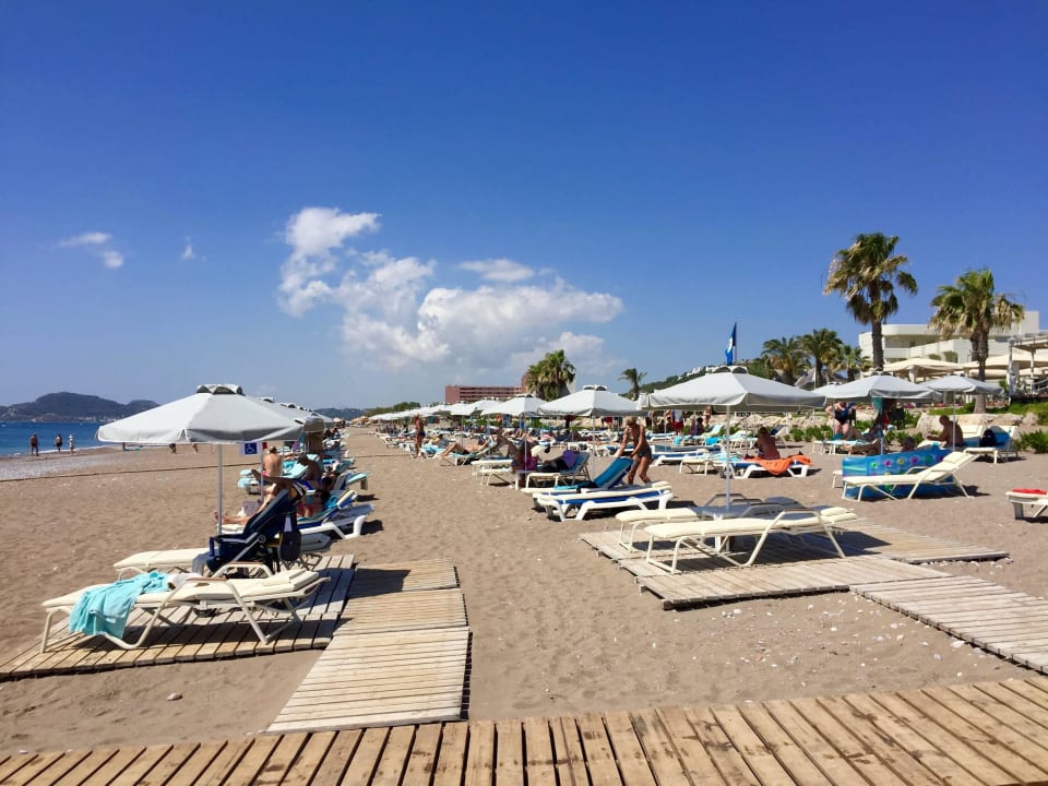 Die ersten Wolken am 12 Tag Rodos Palladium Leisure & Wellness